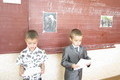 Діти читають вірші , присвячені Дню Перемоги.